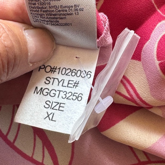 NWOT NYDJ Sleeveless Pintuck Blouse - Picture 8 of 9